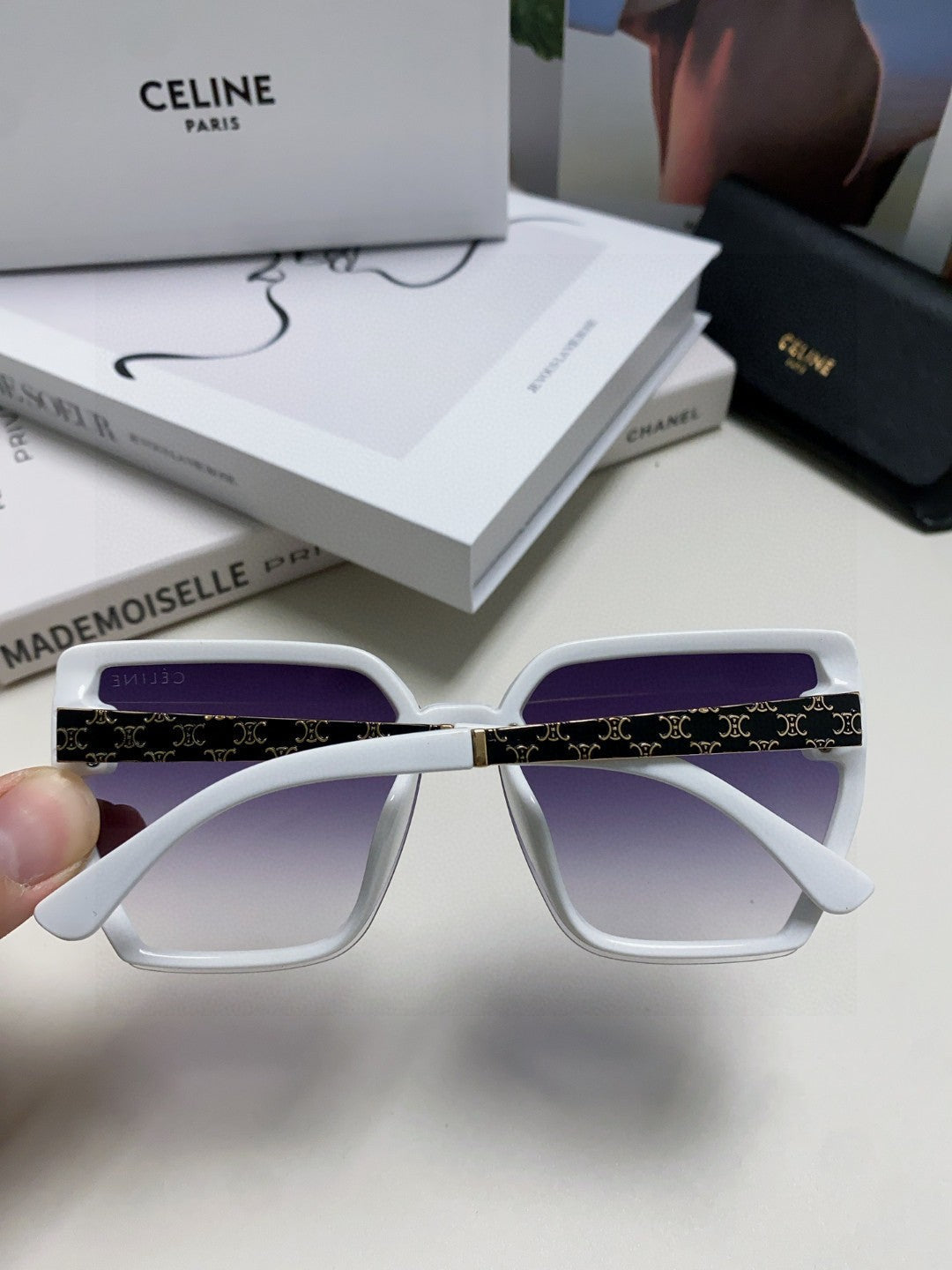 TRIOMPHE SUNGLASS 497829 IN WHITE ACETATE EMBOSSED LOGO