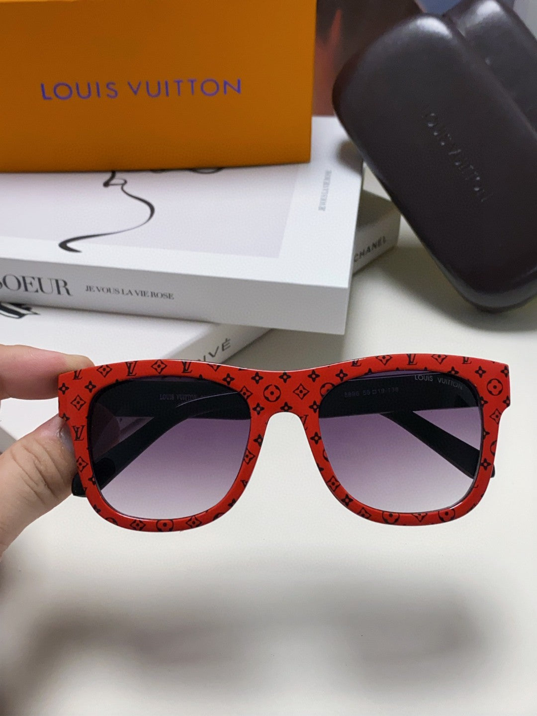 MONOGRAM SUNGLASS 581385 IN RED ACETATE FRAME