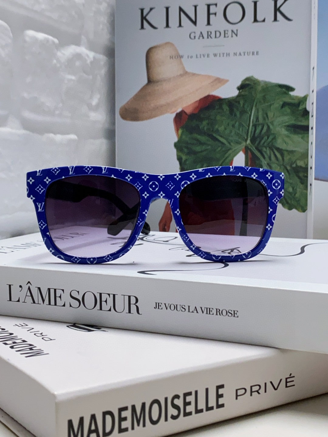 MONOGRAM SUNGLASS 581385 IN BLUE ACETATE FRAME