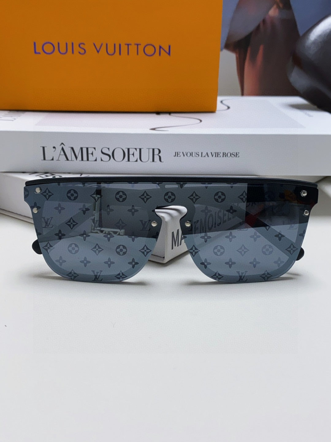 WAIMEA SUNGLASSES 581362 IN BLACK ACETATE MONOGRAM ON LENS