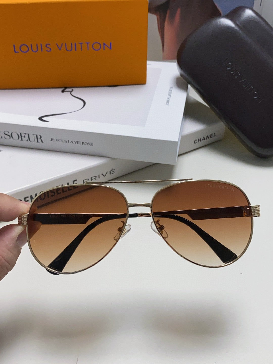 PILOT SUNGLASS 581363 IN GOLD METAL BROWN SMOKE LENSES