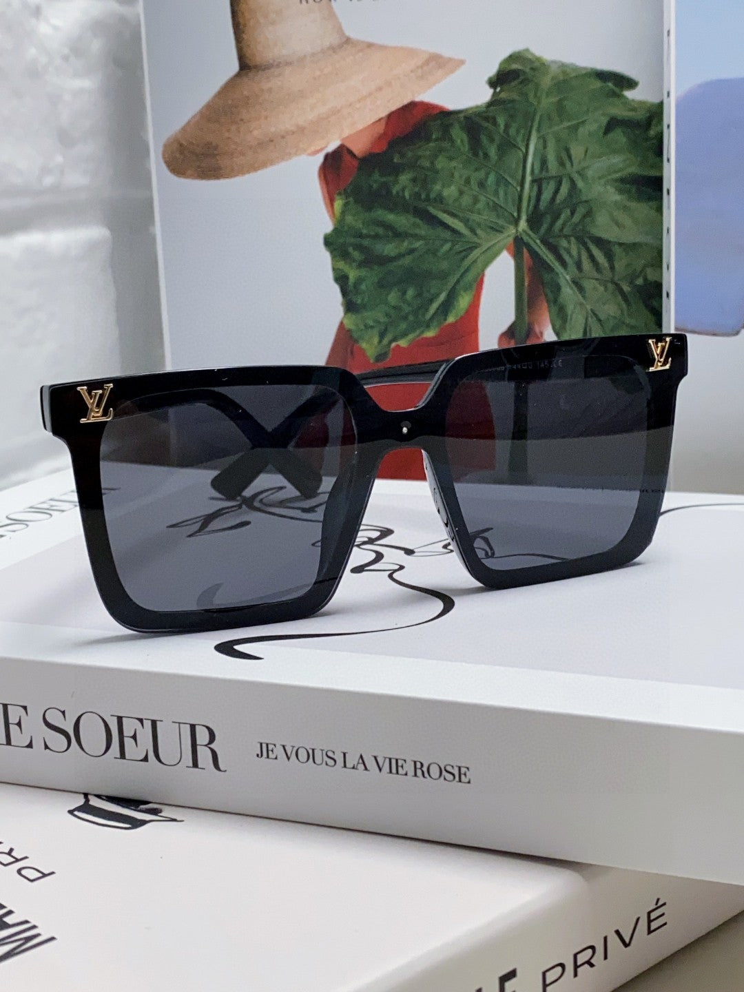 SQUARE SUNGLASS 581370 IN BLACK ACETATE