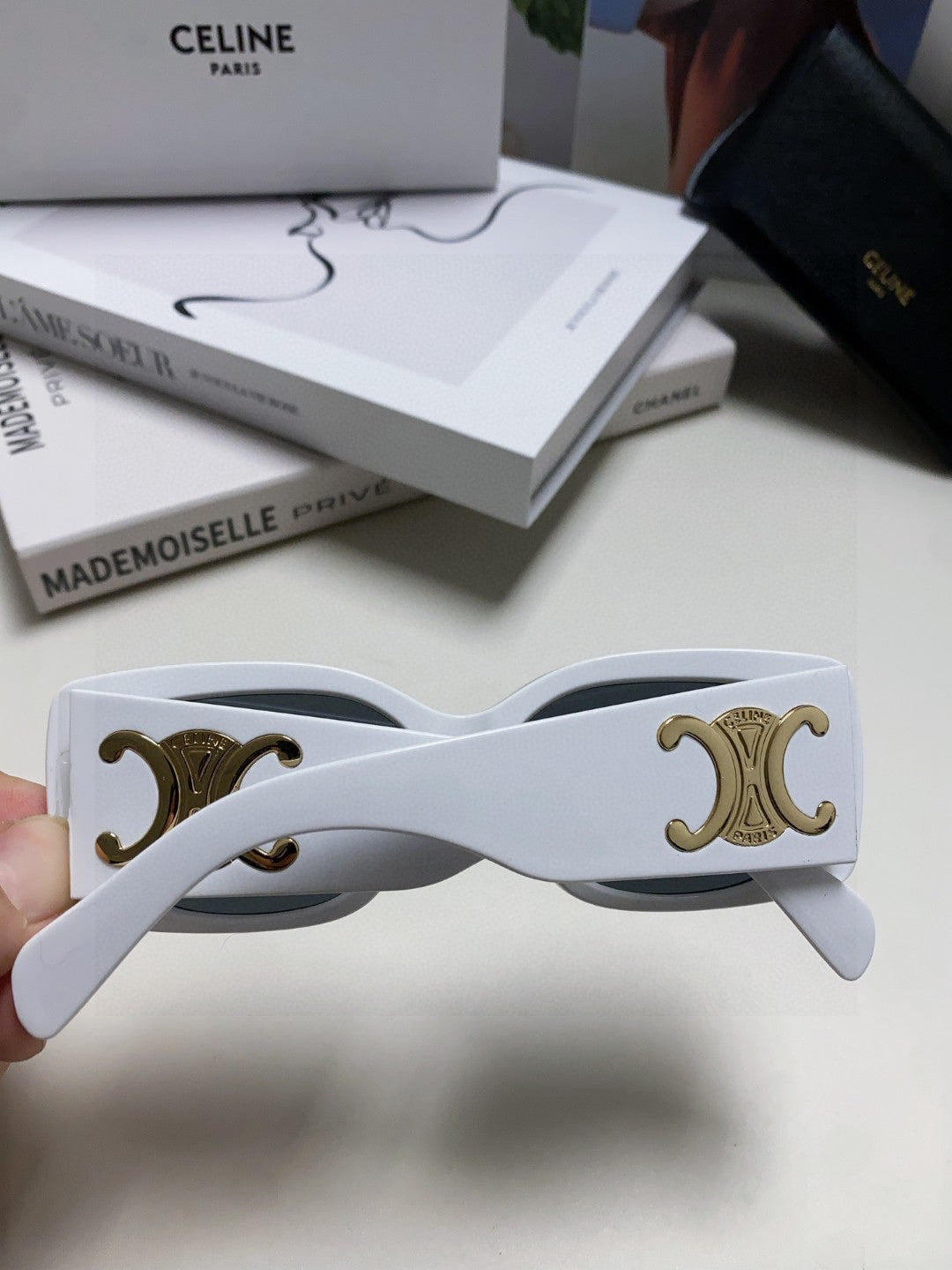 TRIOMPHE SUNGLASSES 548599 IN WHITE ACETATE