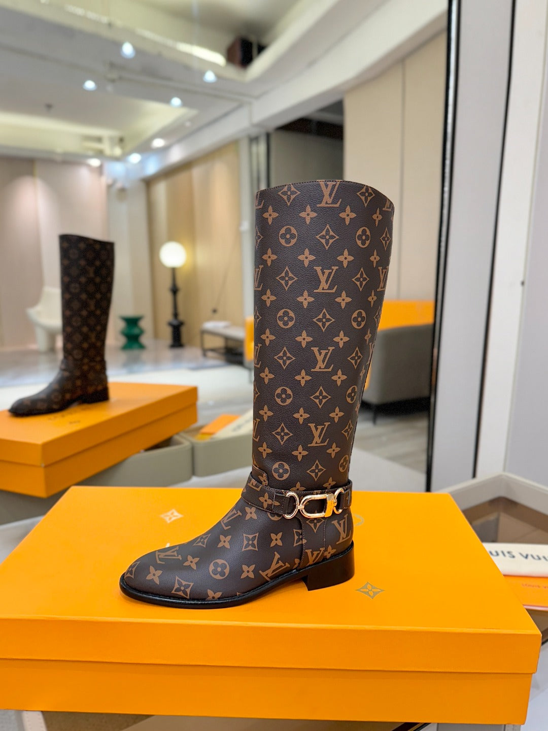 LV 25 Martin Boots 30 Monogram Brown Cowhide 573883