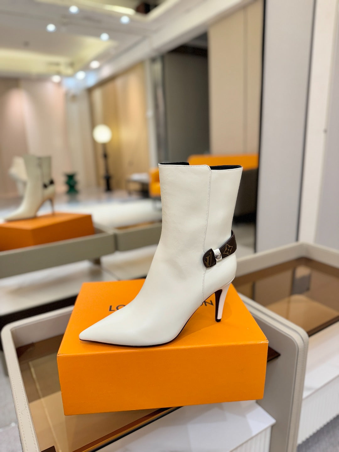 LV 25 Runway Ankle Boots 90 White  Calfskin 573862