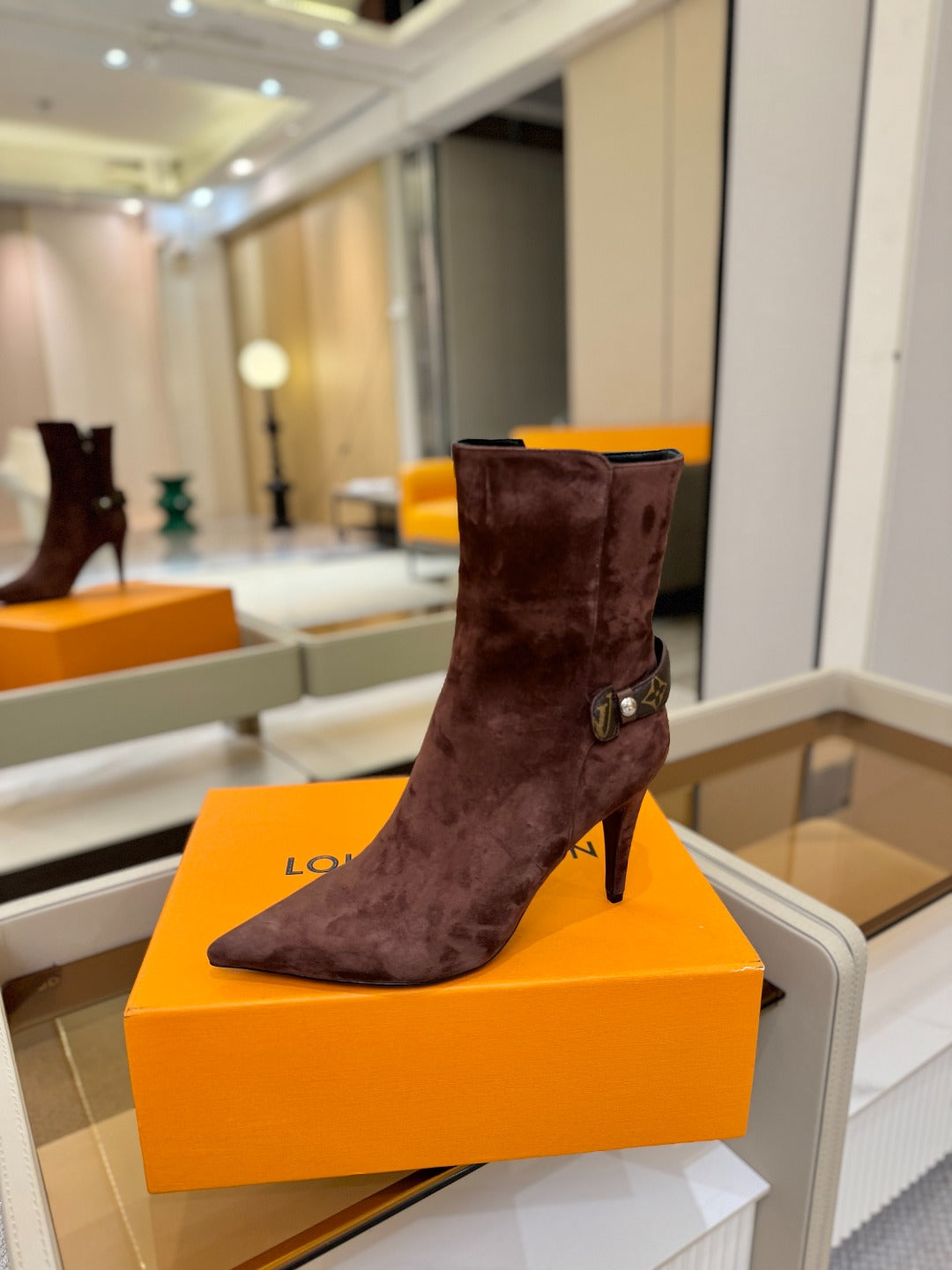 LV 25 Runway Ankle Boots 90 Taupe Suede 573866