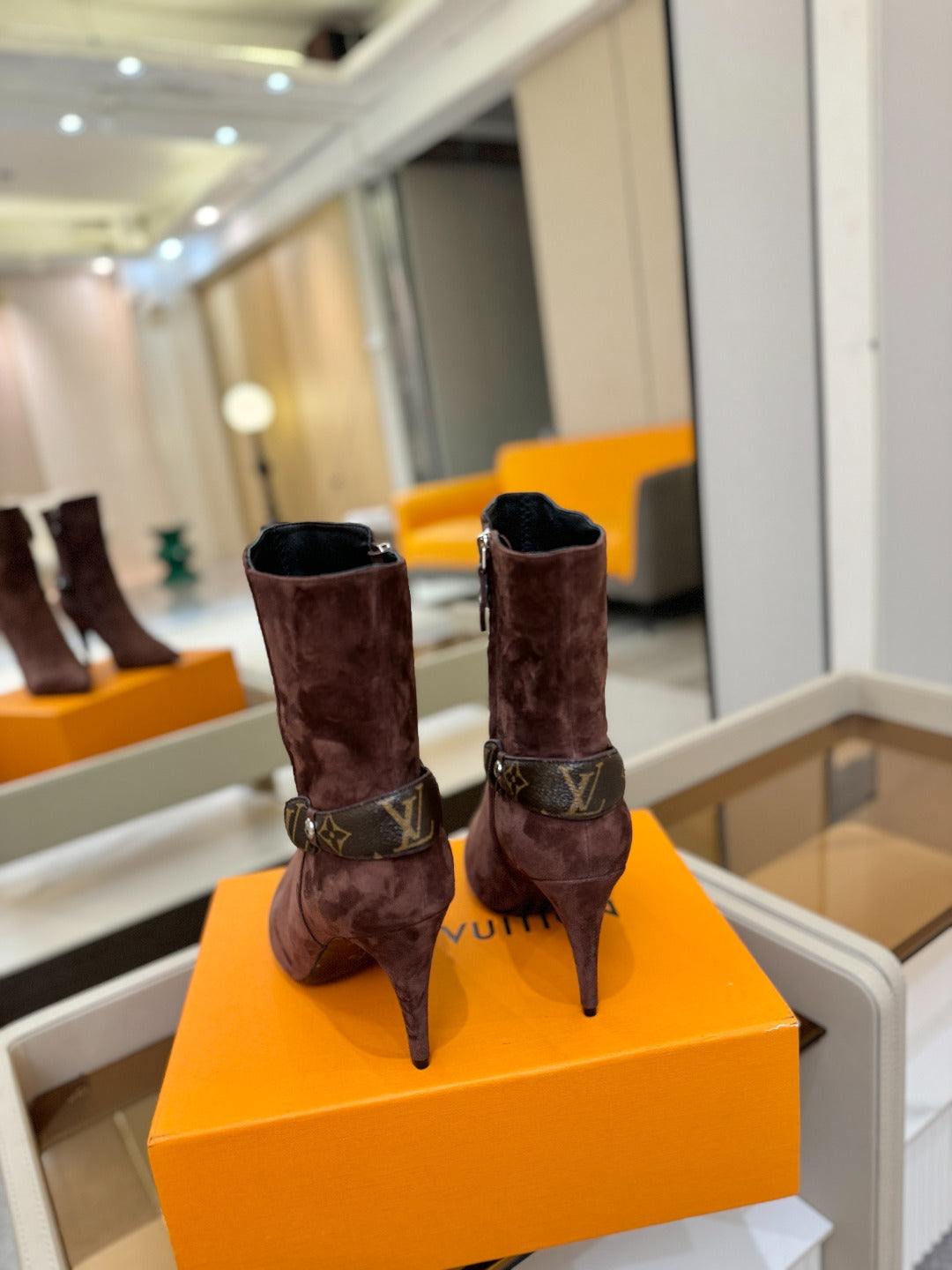 LV 25 Runway Ankle Boots 90 Taupe Suede 573866
