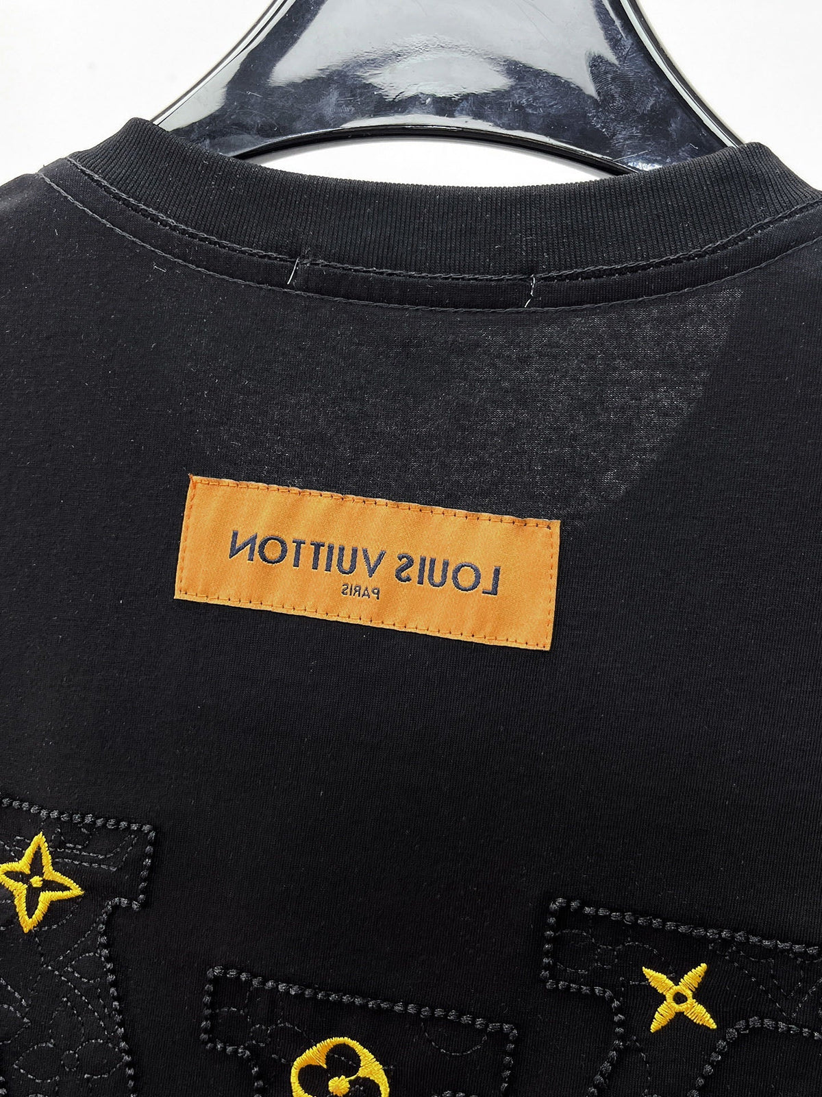 LV 2026 Men Short-sleeved T-shirt Black Yellow Cotton 303315