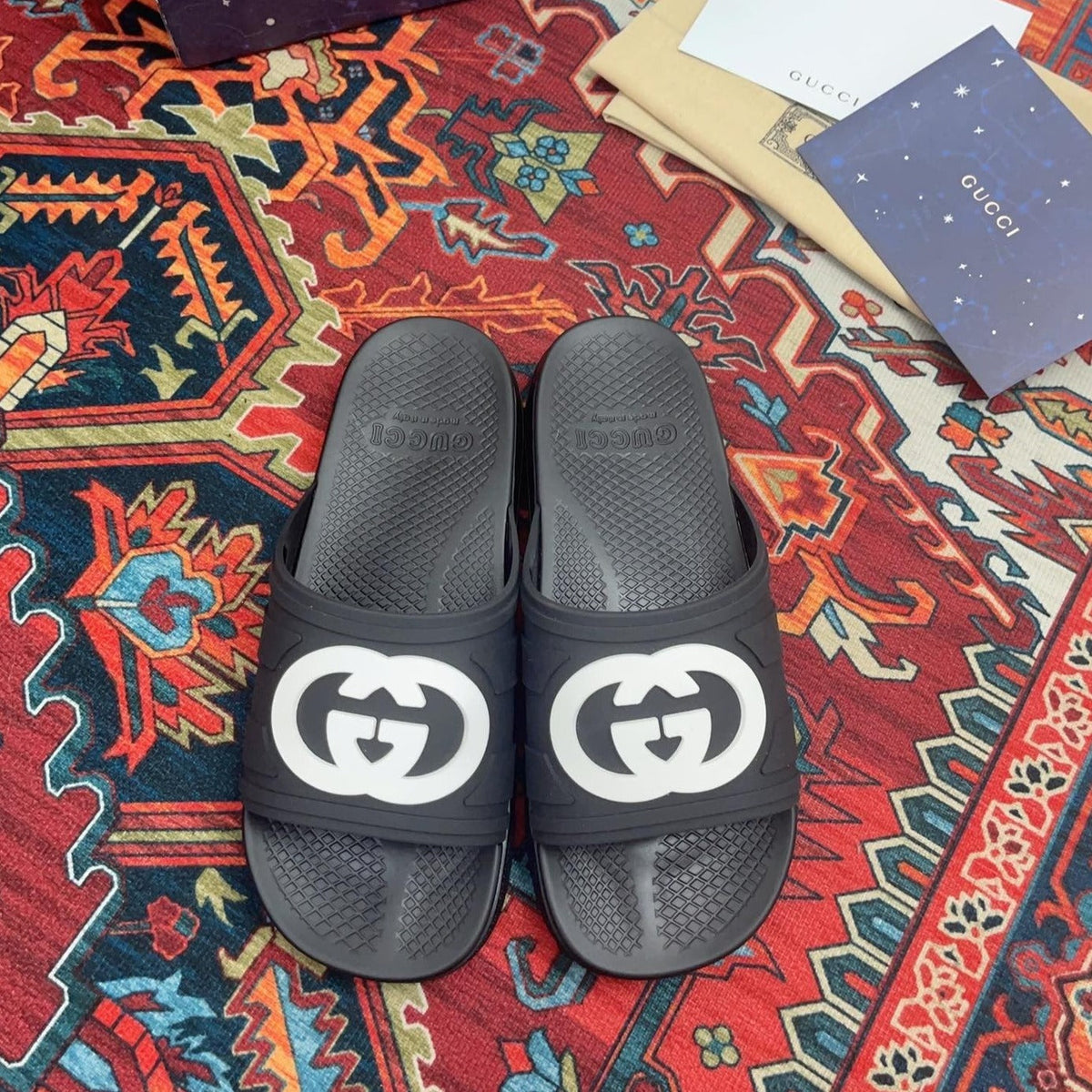 GG INTERLOCKING G SLIDE SANDAL BLACK RUBBER 1