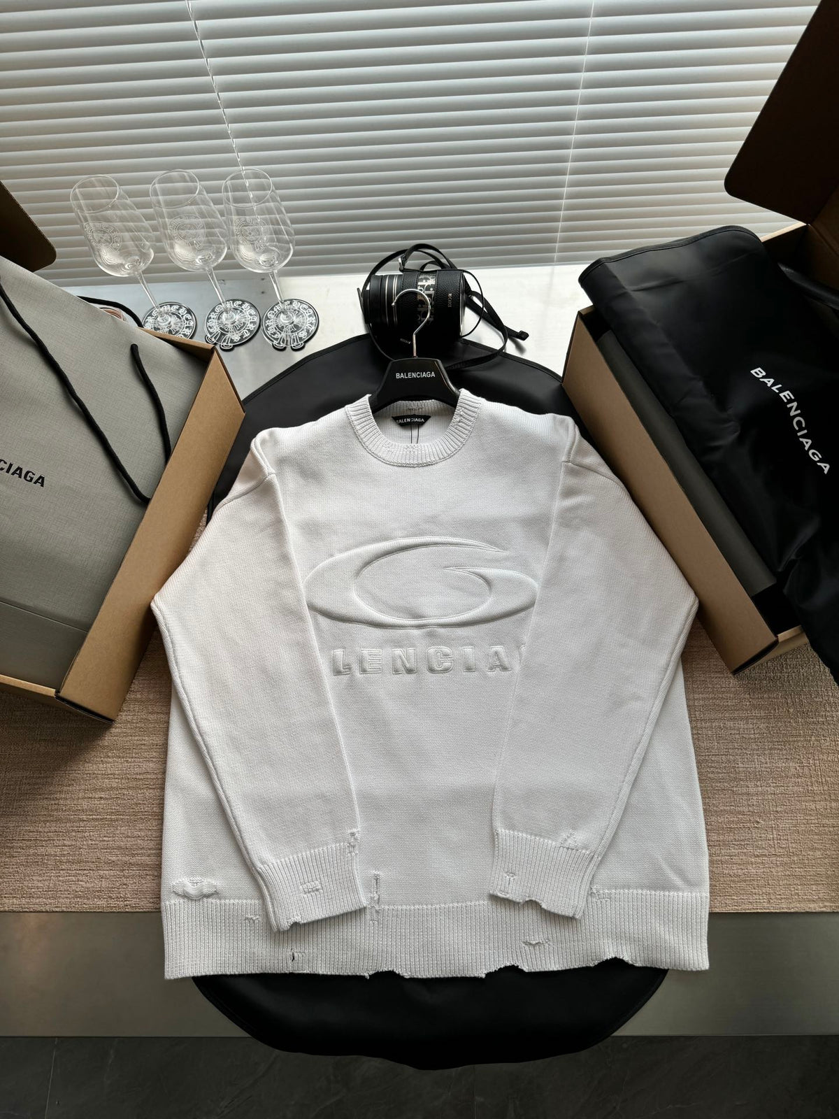Balenciaga 25 Ripped knit sweater White Wool 0019