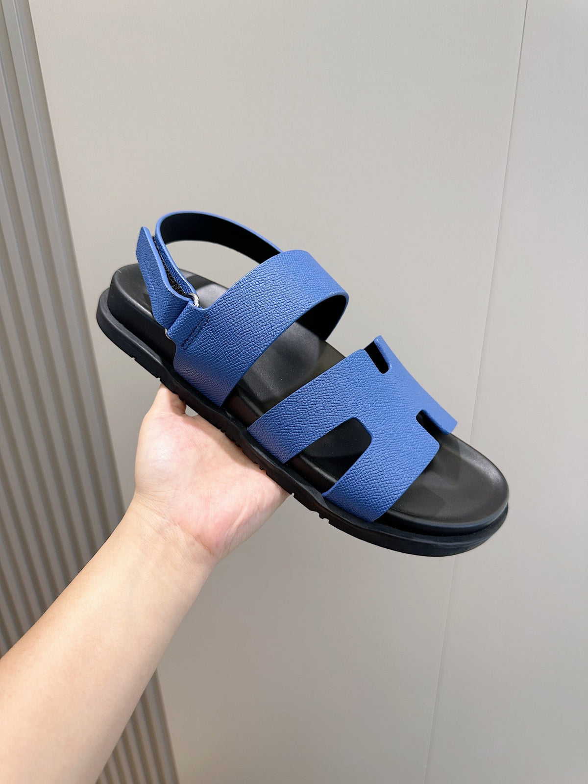 HM GENIUS SANDAL COBALT CALFSKIN