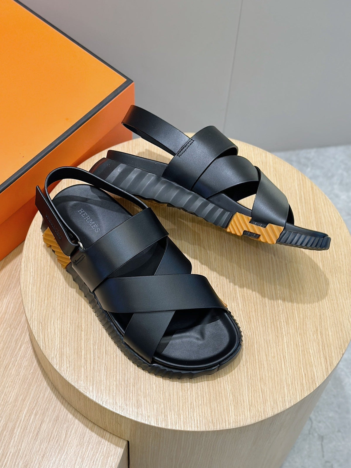 HM ELECTRIC SANDAL BLACK CALFSKIN