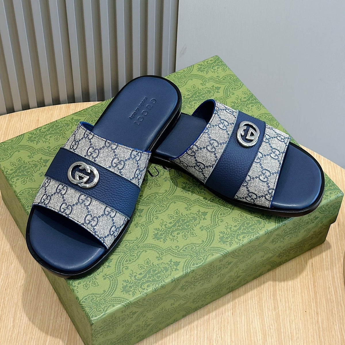 GG Men's Interlocking G Slides Blue Cowhide 547641