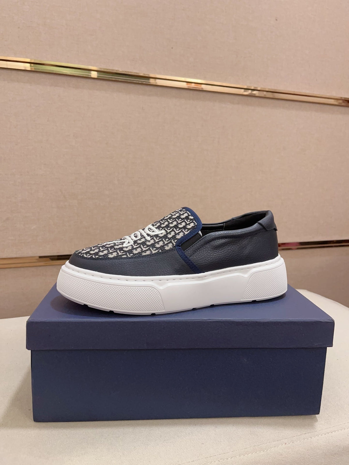 CD B23 SLIP ON NAVY CALFSKIN AND JACQUARD