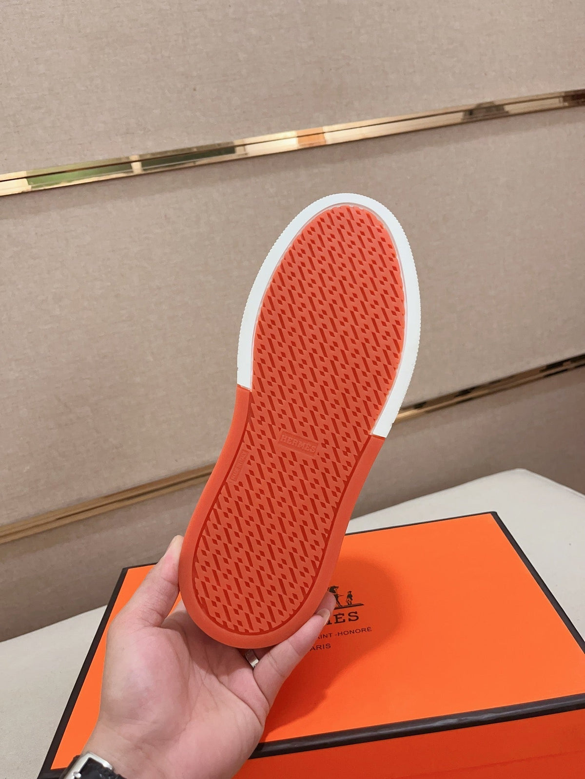 HM DAY SNEAKER WHITE AND CARROT FABRIC