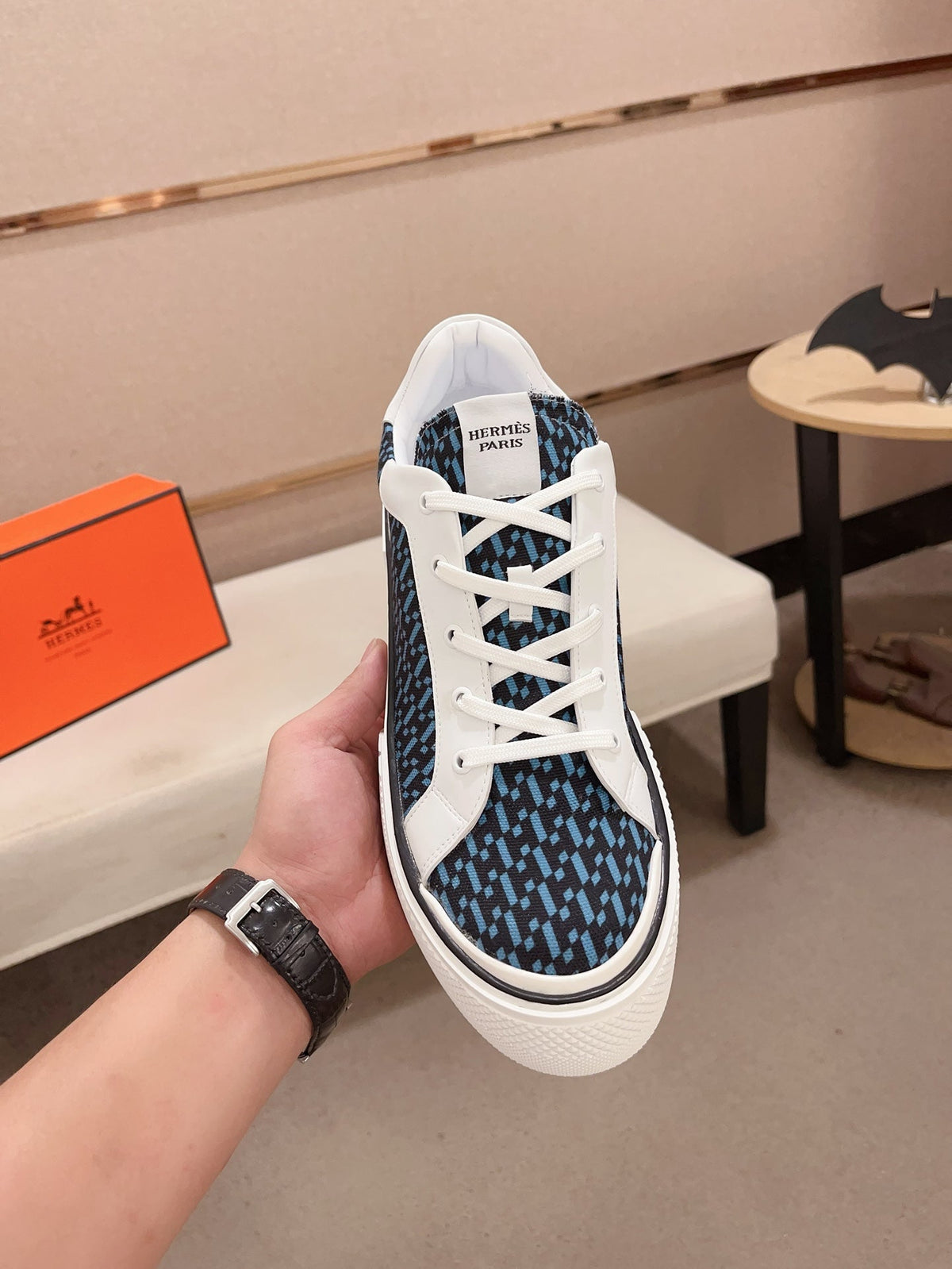 HM DAY SNEAKER SKY AND BLACK FABRIC