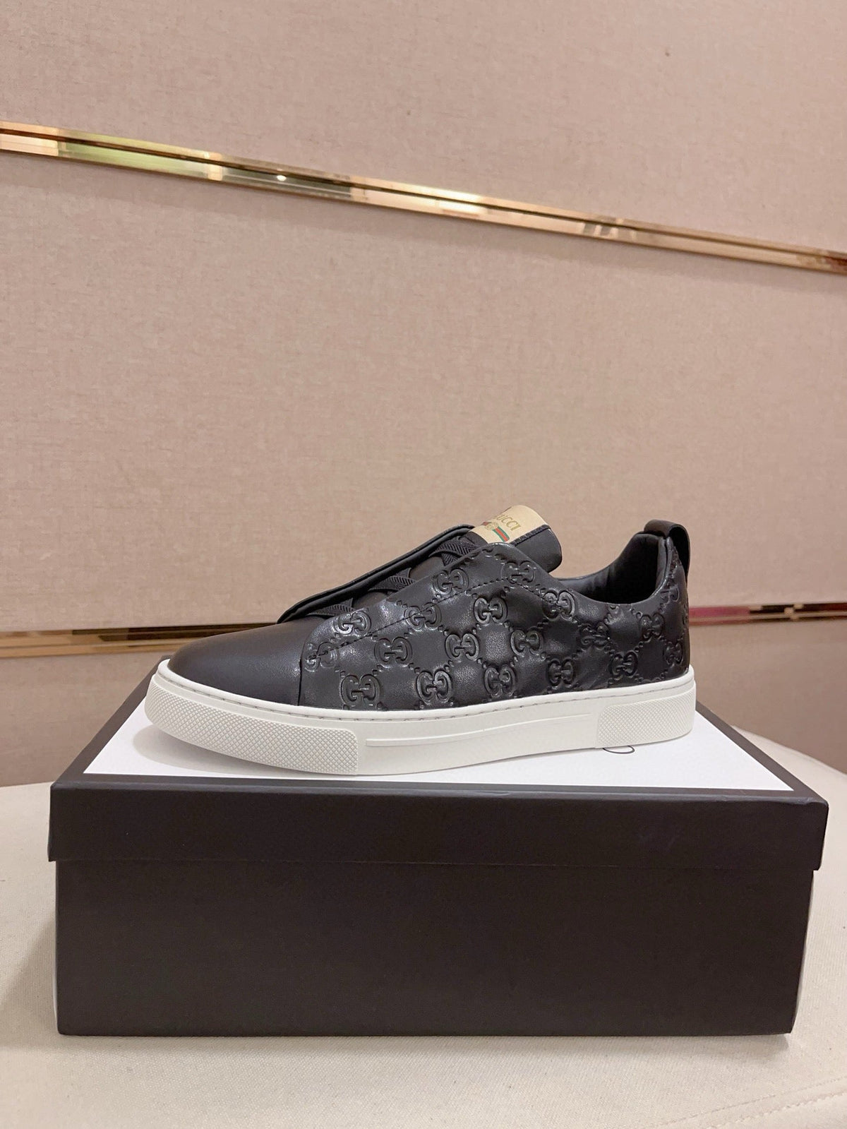 GG Men's Sneaker Black Sheepskin 448471