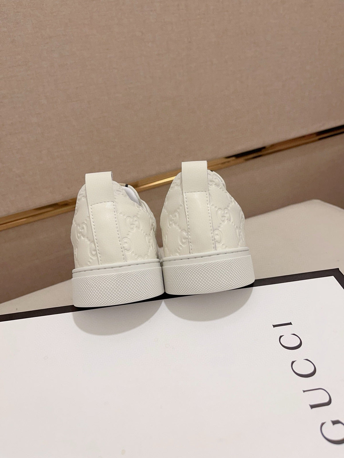 GG Men's Sneaker White Sheepskin 448472