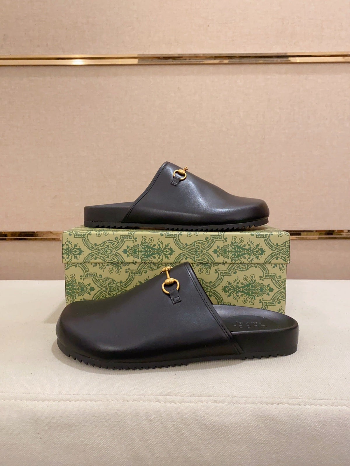 GG Men's Mule Black Cowhide 560362