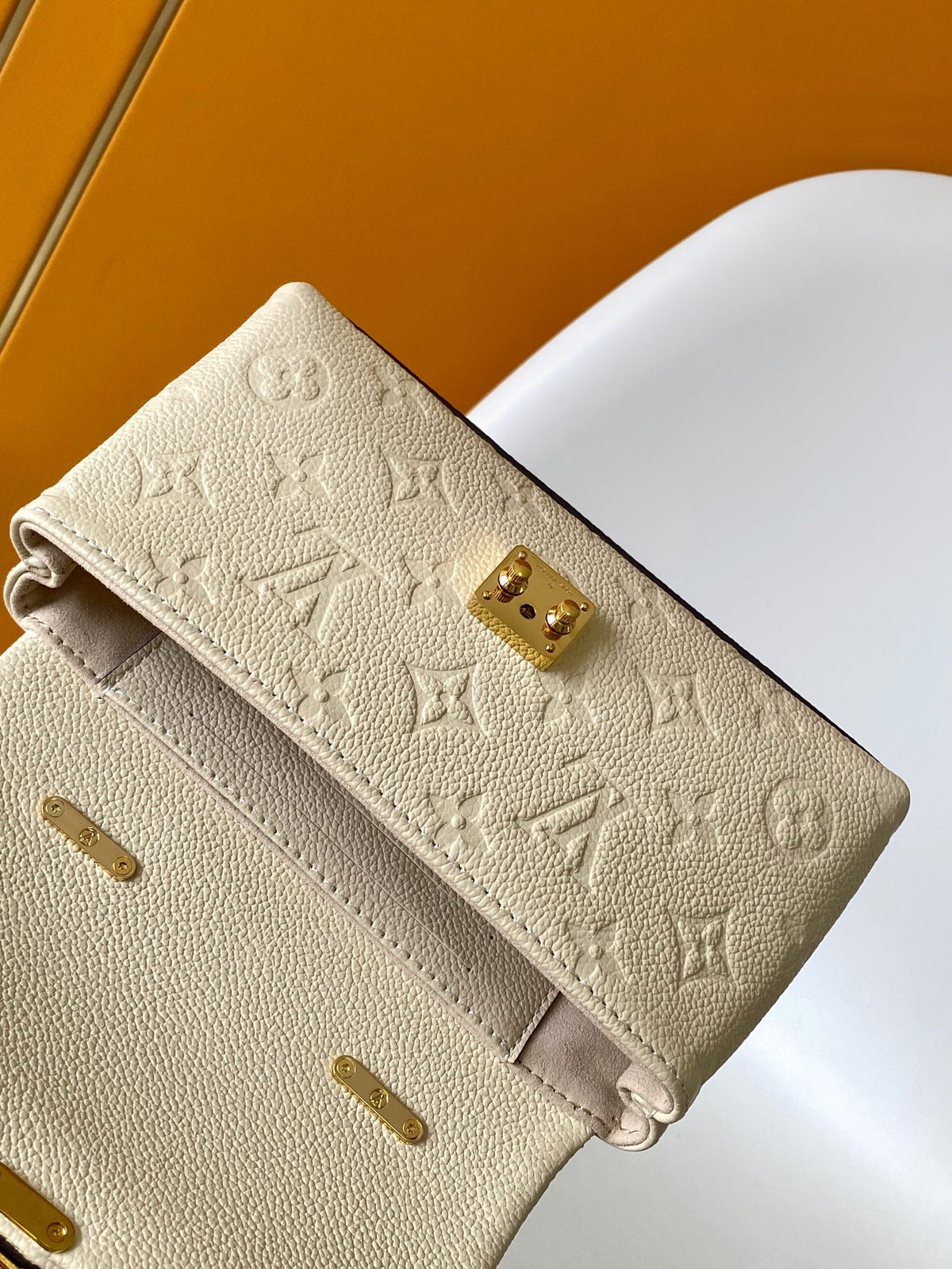 LV Nano Madeleine bag 21cm Beige Cowhide 252073