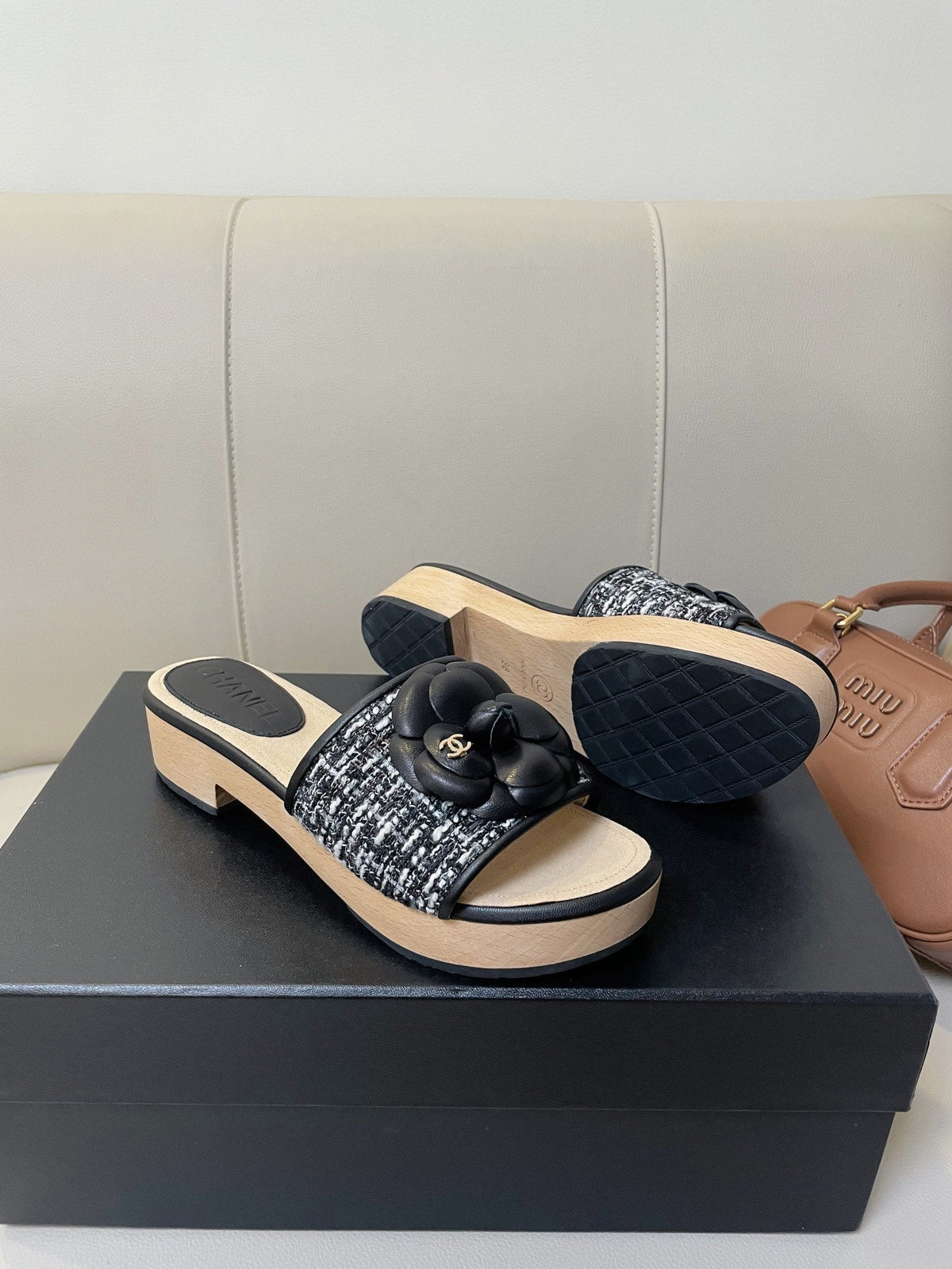 cc mule sandal 45 black white fabric beige calfskin