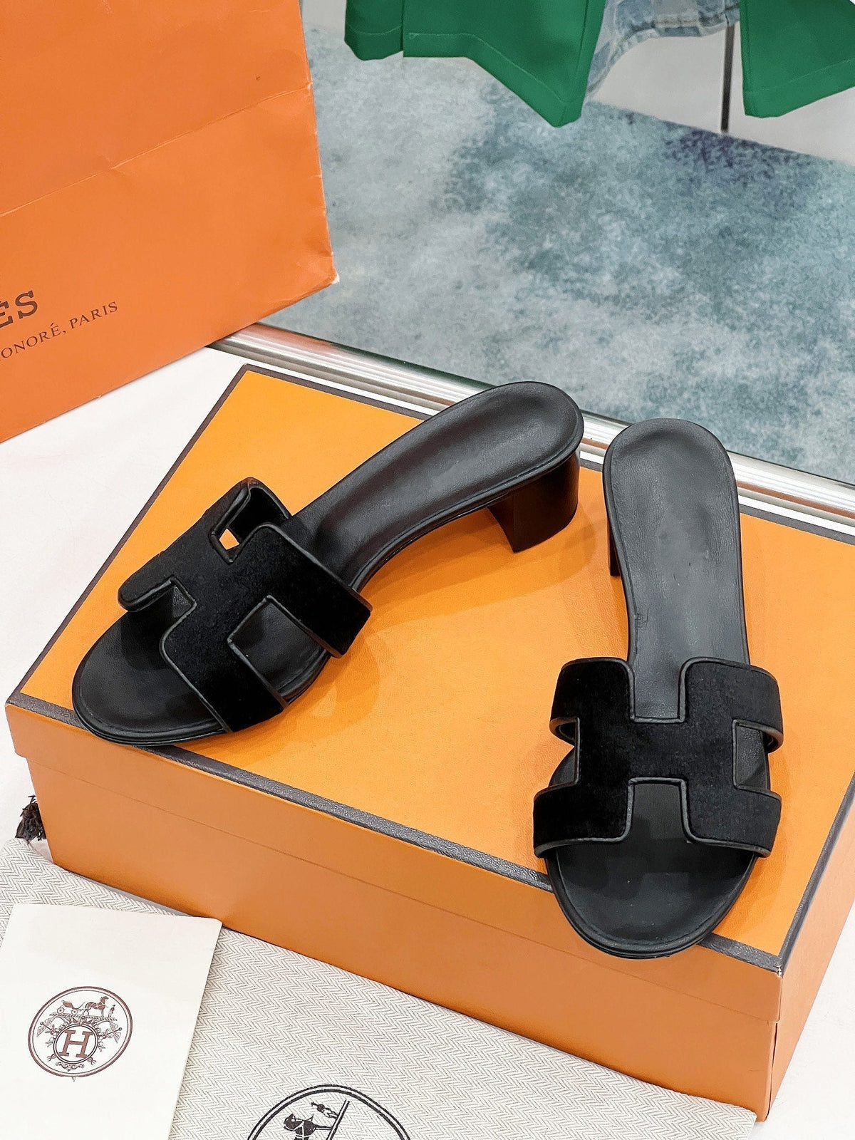 0ran 45 sandal black velvet goatskin