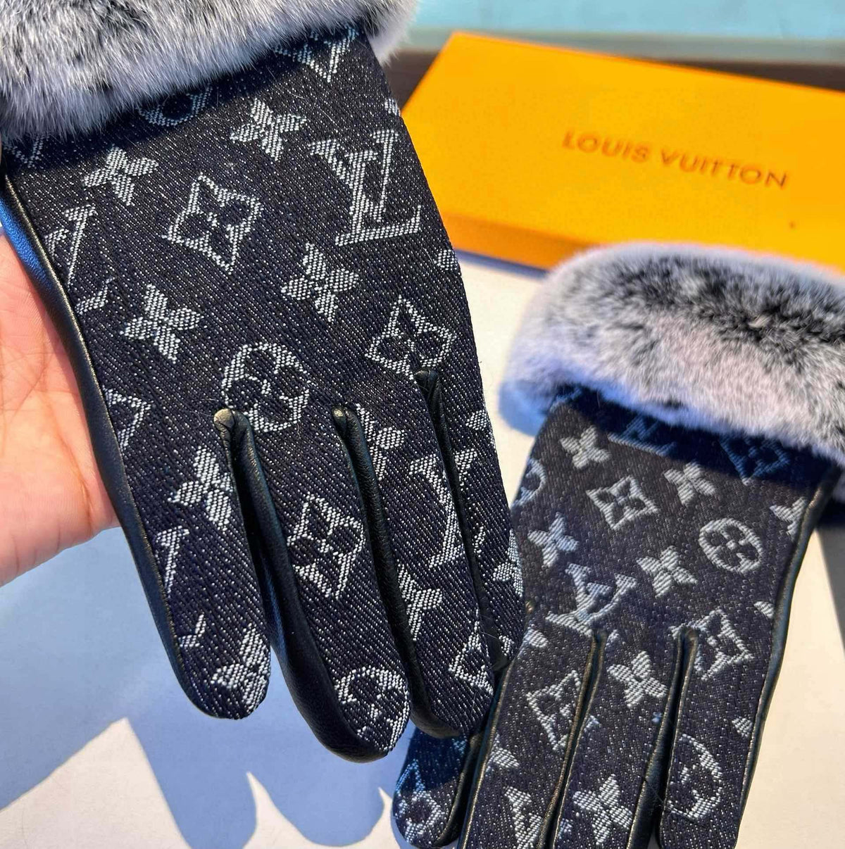 LV Gloves In Black Denim Fabric And Rabbit Fur 469630