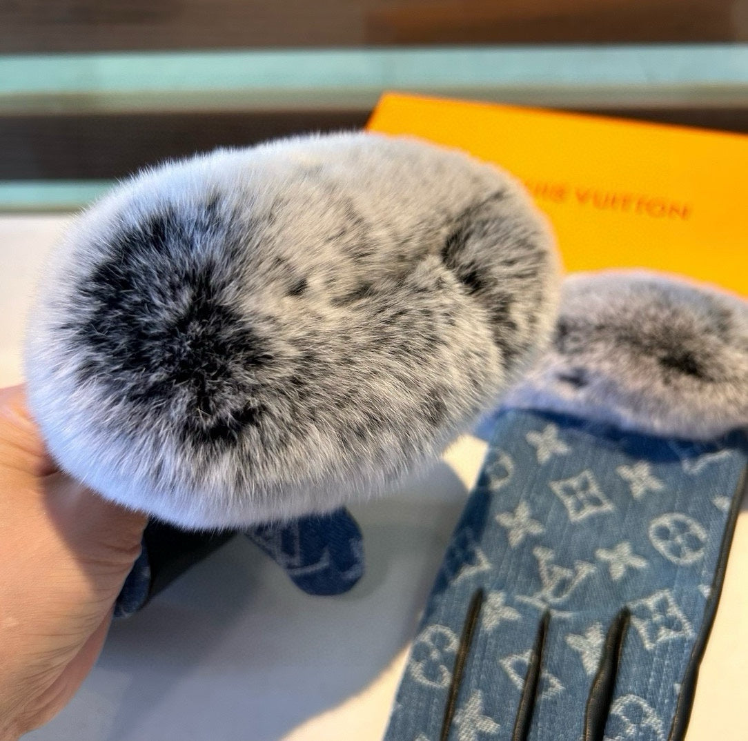 LV Gloves In Blue Denim Fabric And Rabbit Fur 469631
