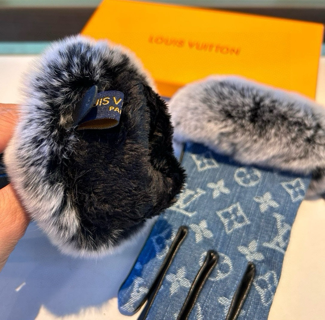 LV Gloves In Blue Denim Fabric And Rabbit Fur 469631