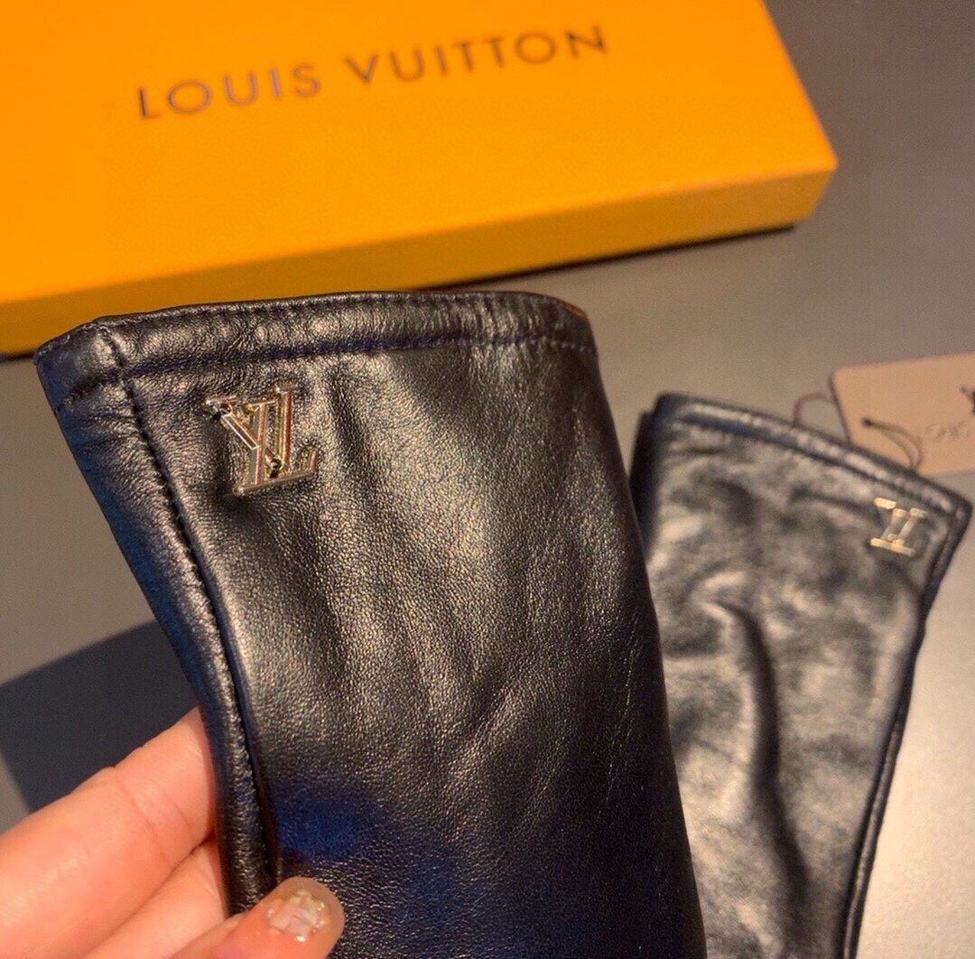 LV Gloves In Black Lambskin 475633