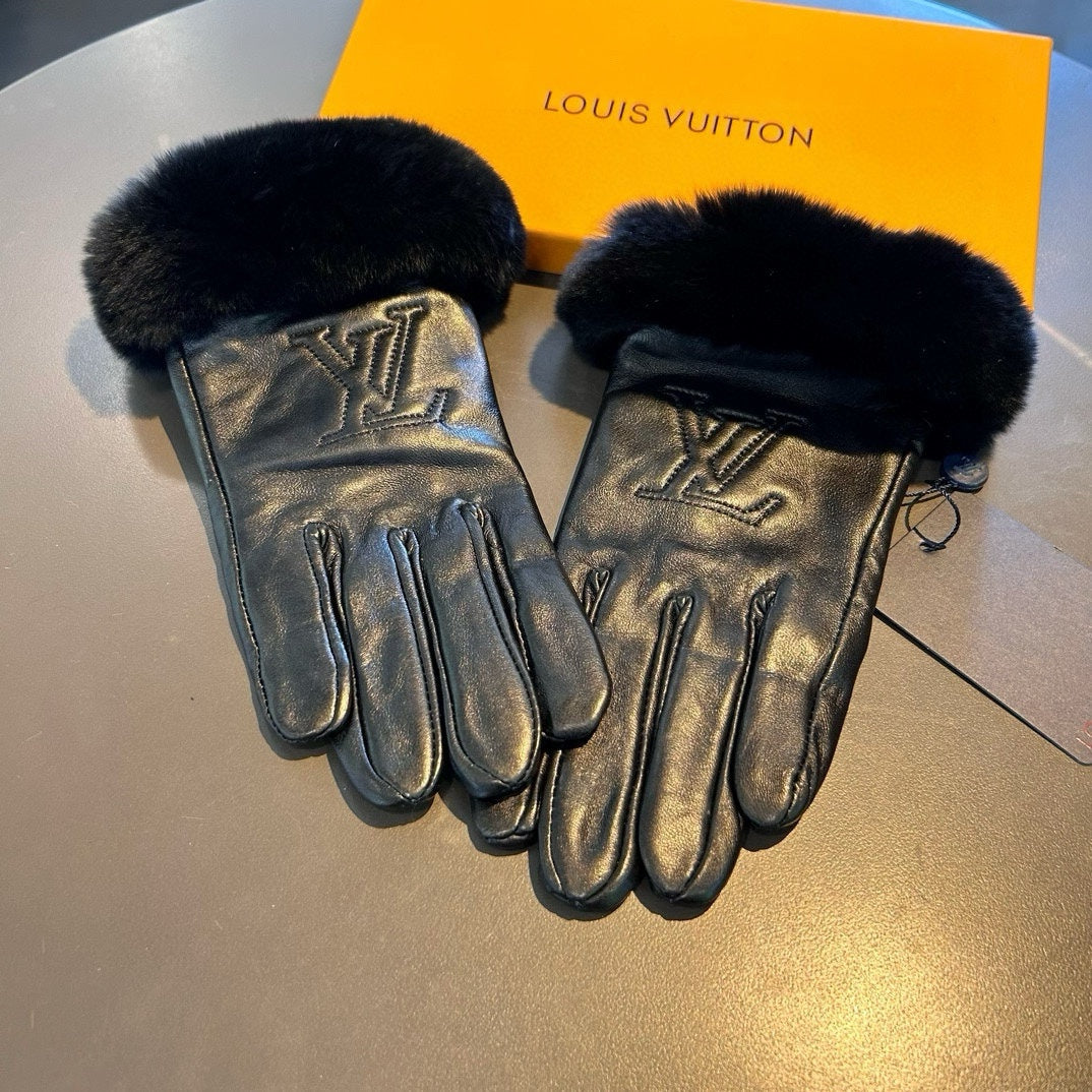 LV Gloves In Black Lambskin And Rabbit Fur 478059