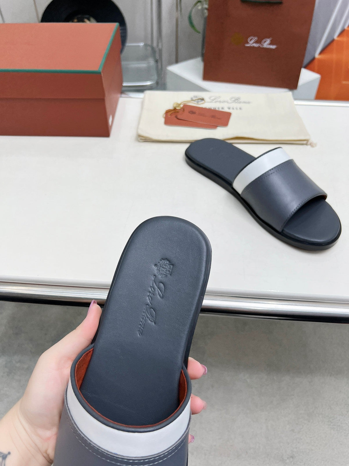LP SLIPPER PATHON PEWTER CALFSKIN