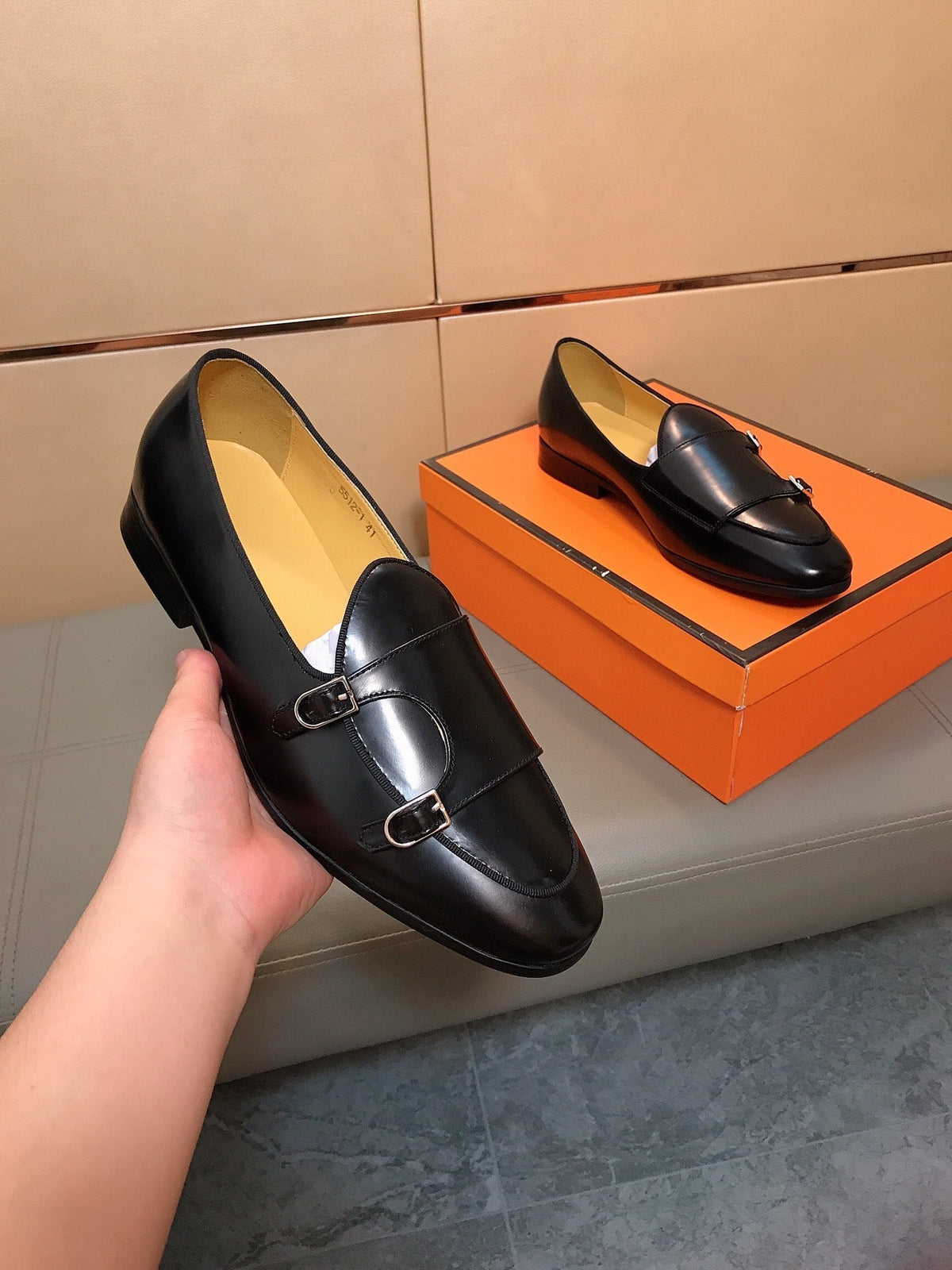 GG Men's Loafer Black Cowhide 551441
