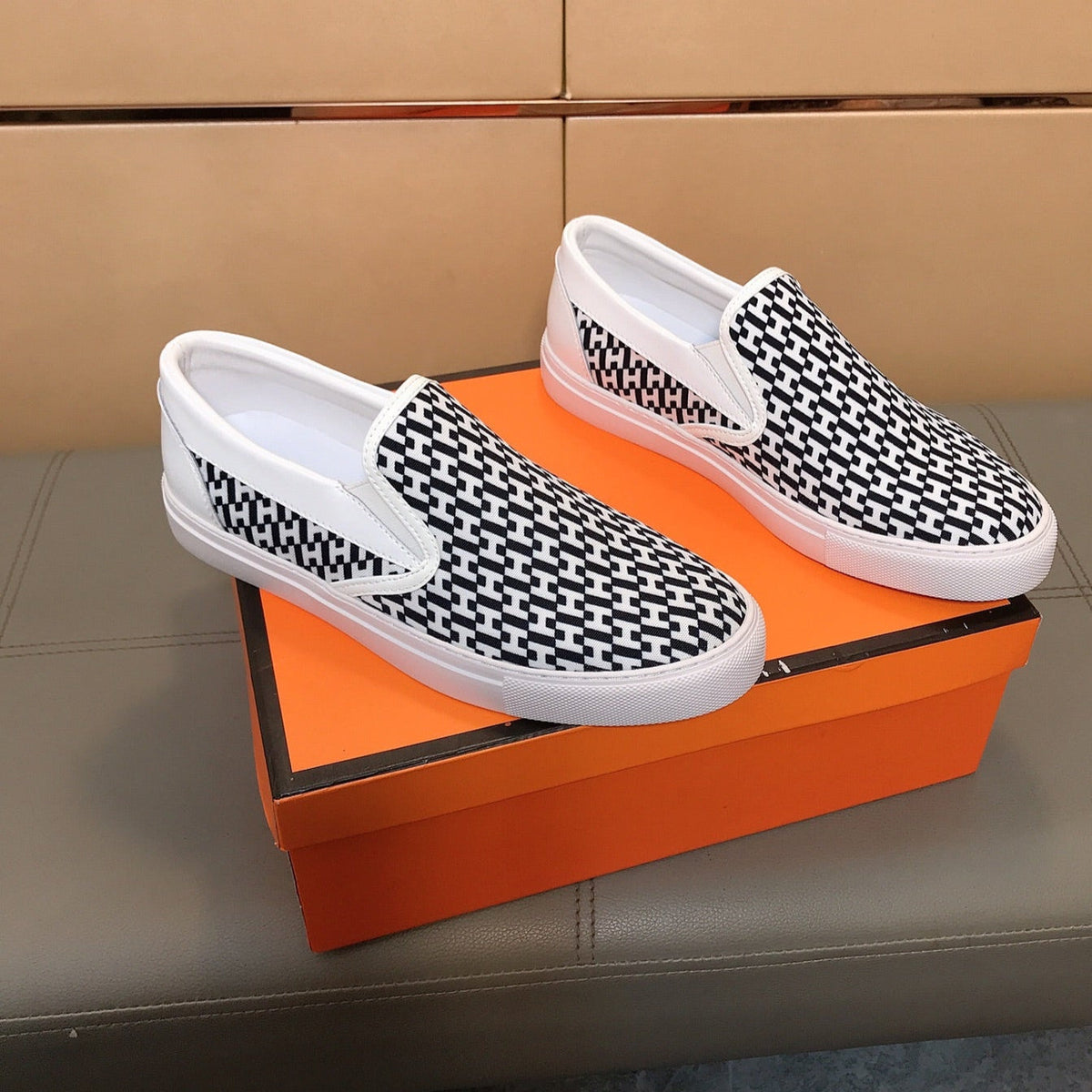 HM Men's Loafer White Black Printed Fabrics Rubber 590008
