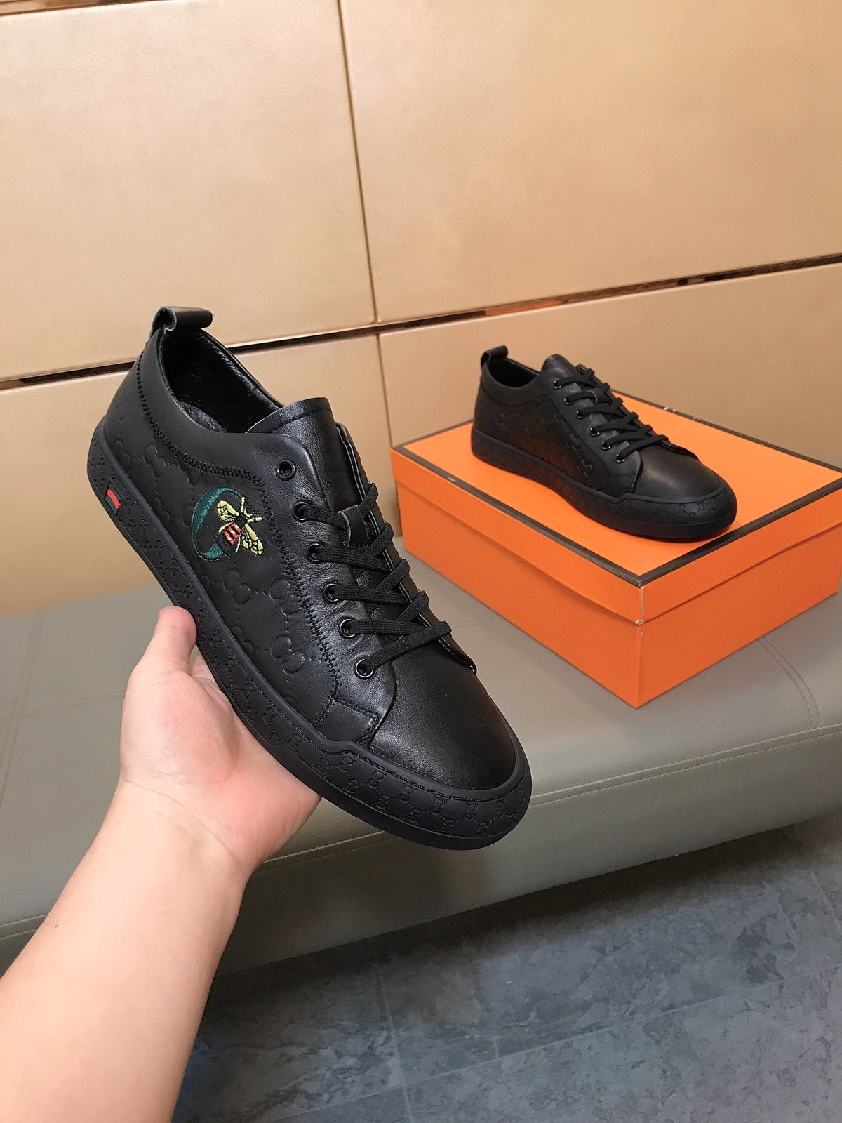 GG Men's Bee Sneaker Black Embossed Pigskin 531262