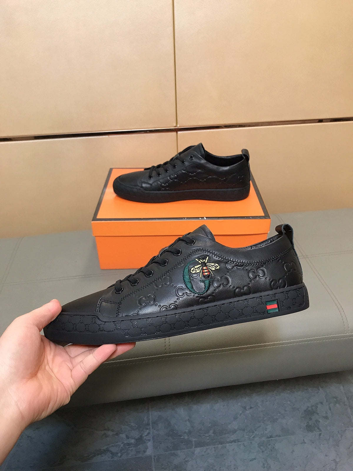 GG Men's Bee Sneaker Black Embossed Pigskin 531262