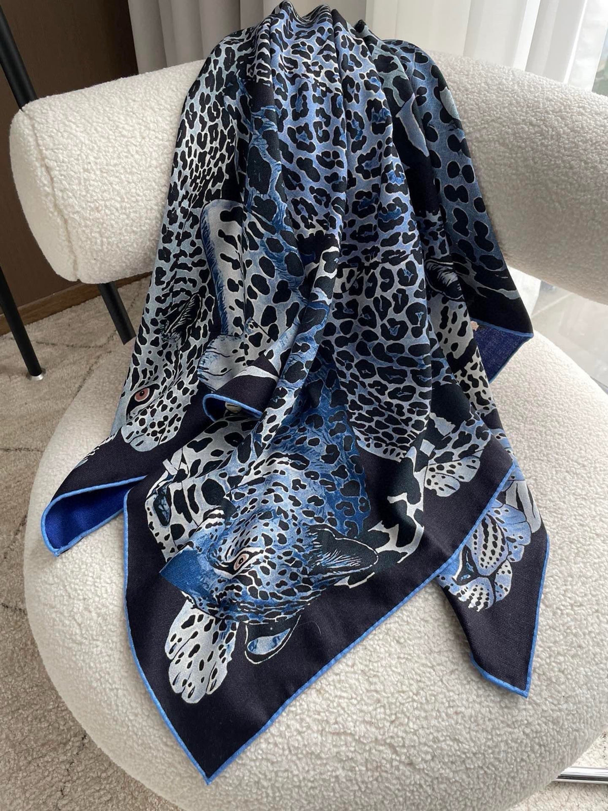 Lazy Leopardesses Scarf 110 CM In Colorful Cashmere Silk 311600