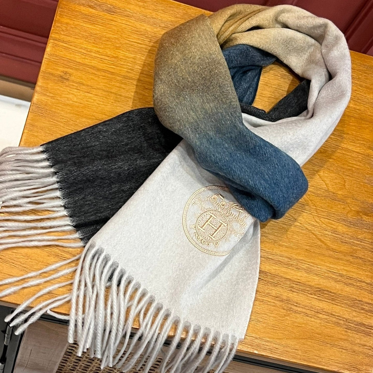 Scarf 190 CM In White Beige Mix Black Blue Cashmere