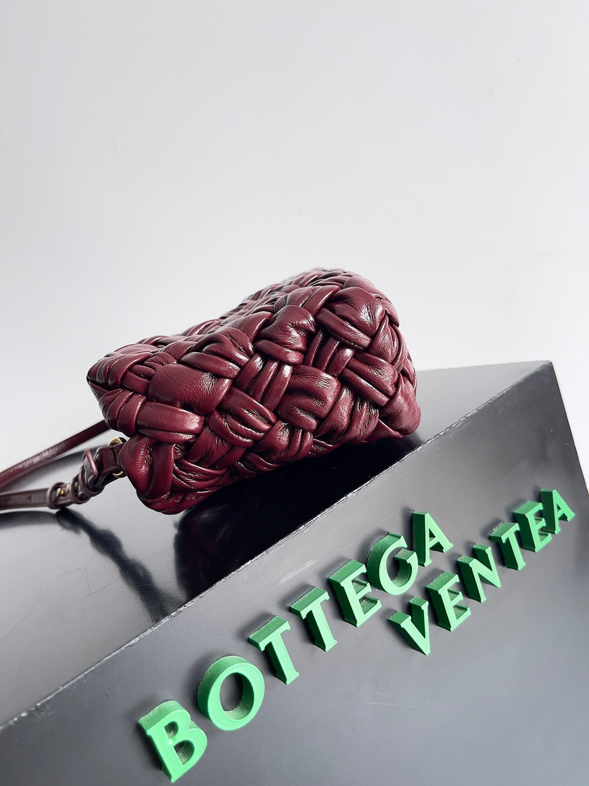 BV Kalimero Cha Cha 28.5cm Bag Burgundy Cowhide 242964