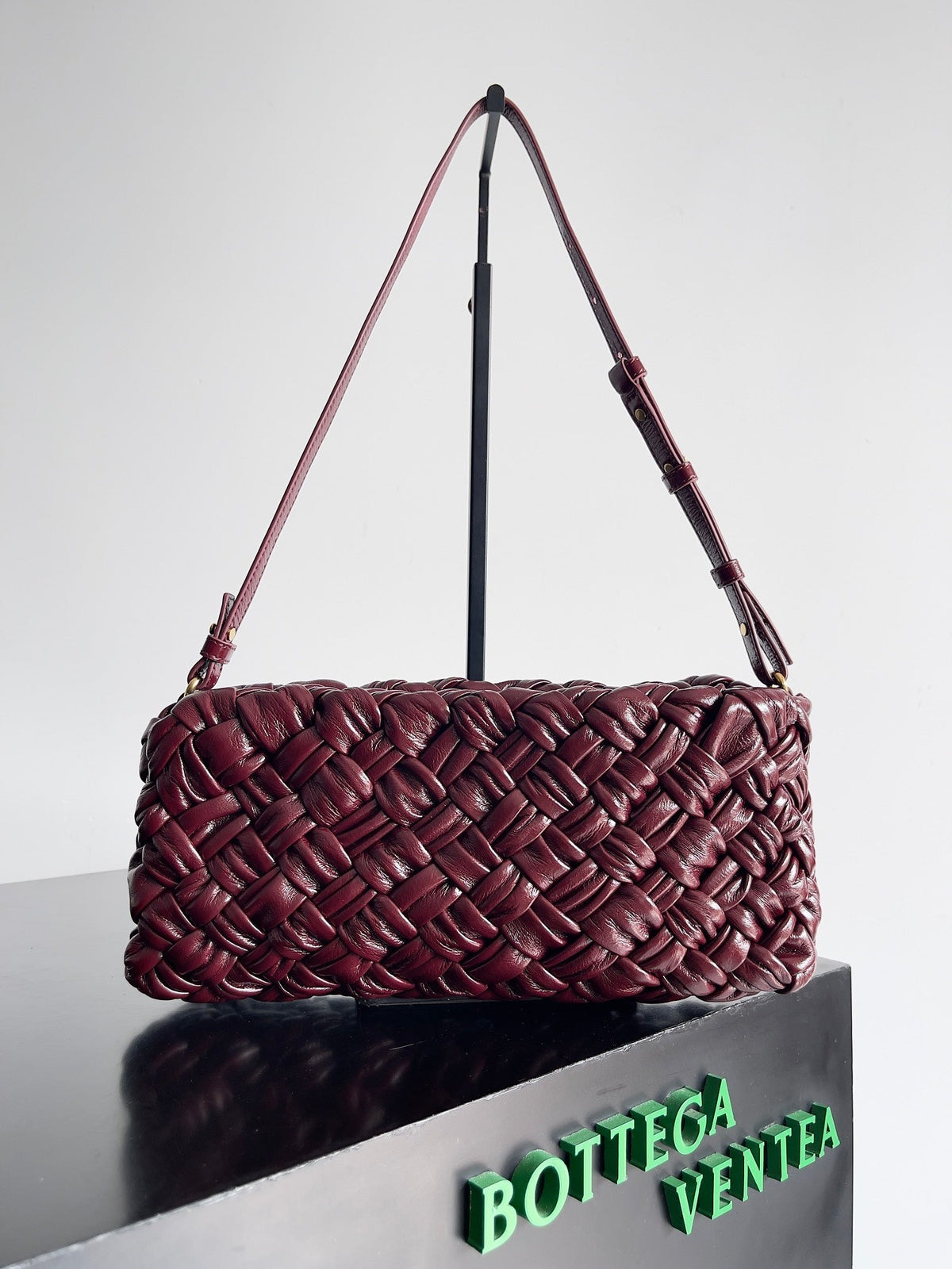 BV Kalimero Cha Cha 28.5cm Bag Burgundy Cowhide 242964