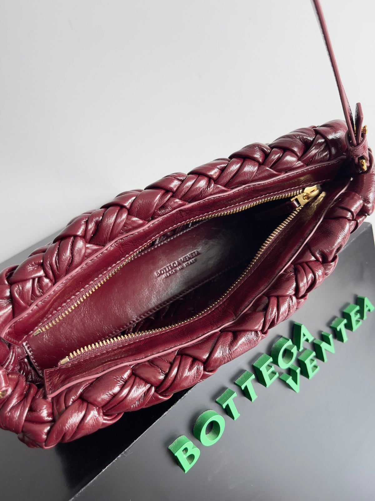 BV Kalimero Cha Cha 28.5cm Bag Burgundy Cowhide 242964