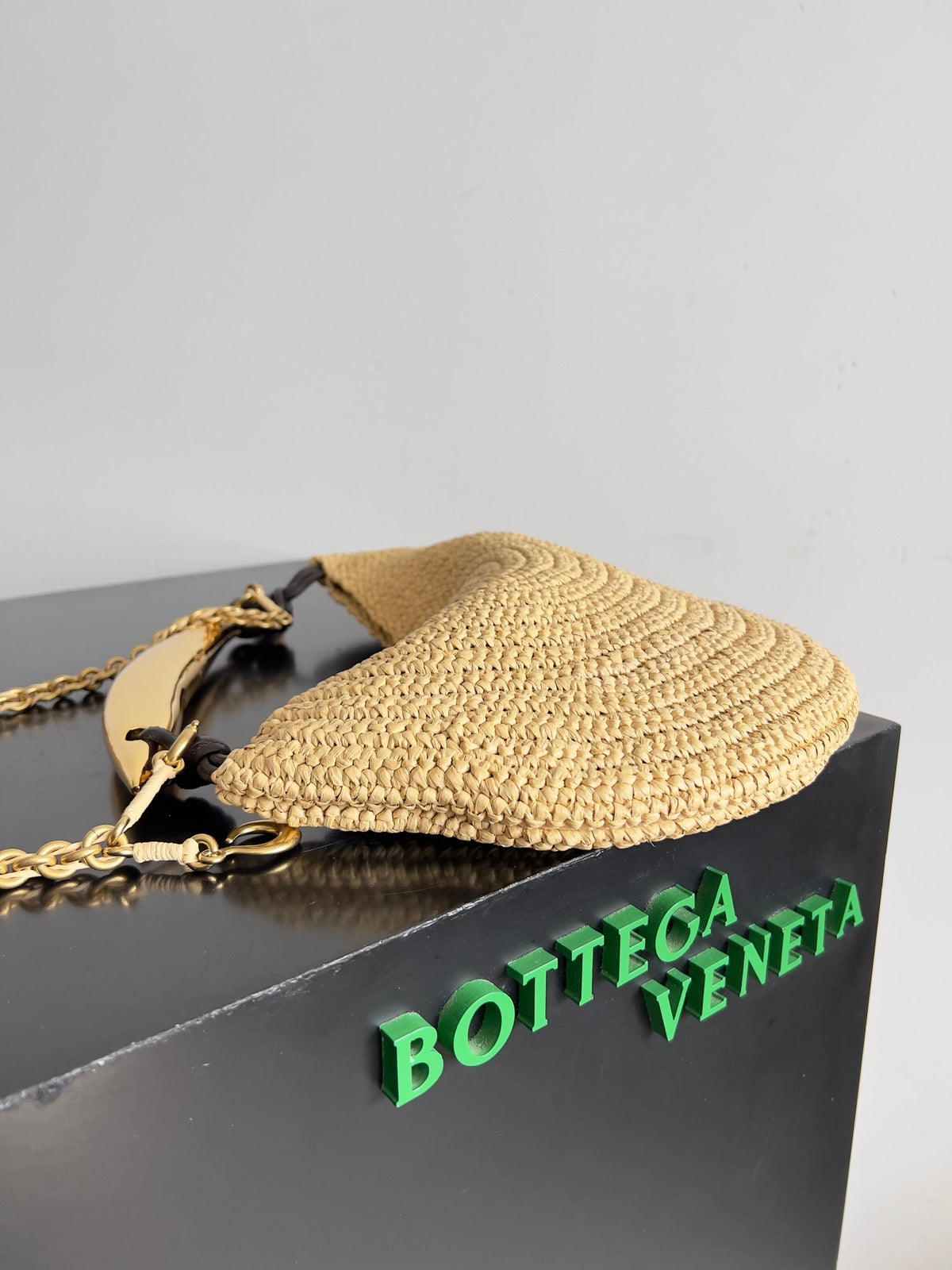 BV Sardine Chain Natural color Raffia Metallic 249685