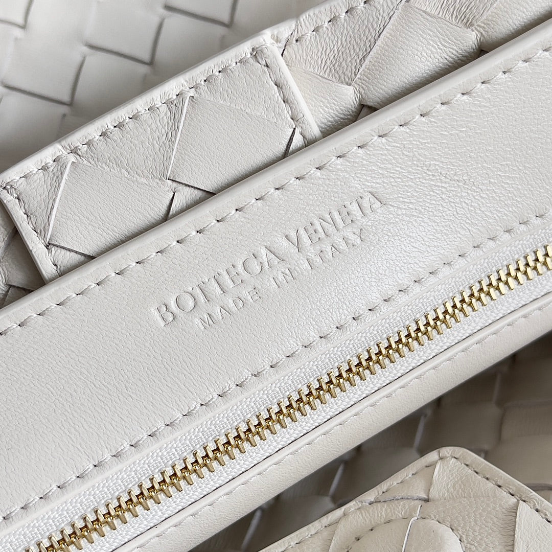 BV Andiamo Bag Cream Nappa Leather 249679