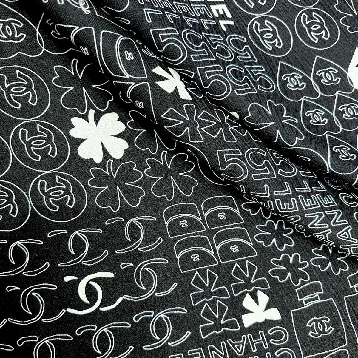 CC Square Scarf 140 CM In Black Silk 424551
