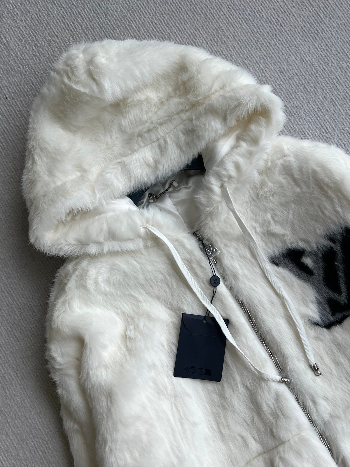 LV 25 Hooded Jacket Cream Black Fur Polyester 300098