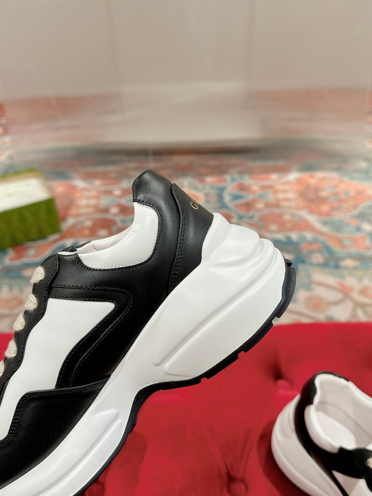GG RHYTON TRAINER BLACK AND WHITE CALFSKIN