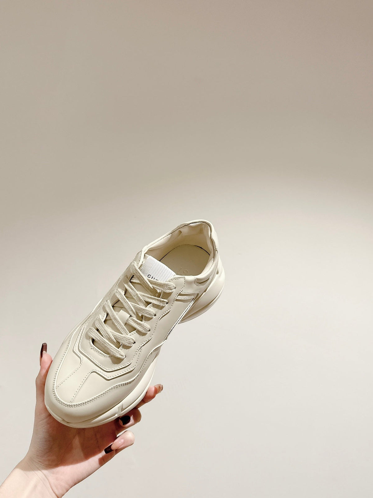 Gucci 2026 Rhyton Pikarar Sneakers Ivory Cowhide 988876