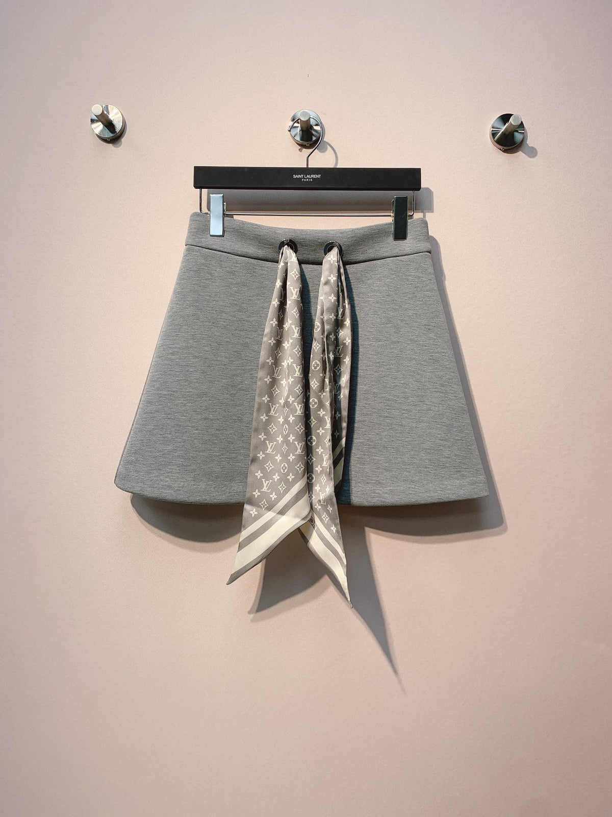 LV 25 Monogram Scarf Set Gray Viscose 293282