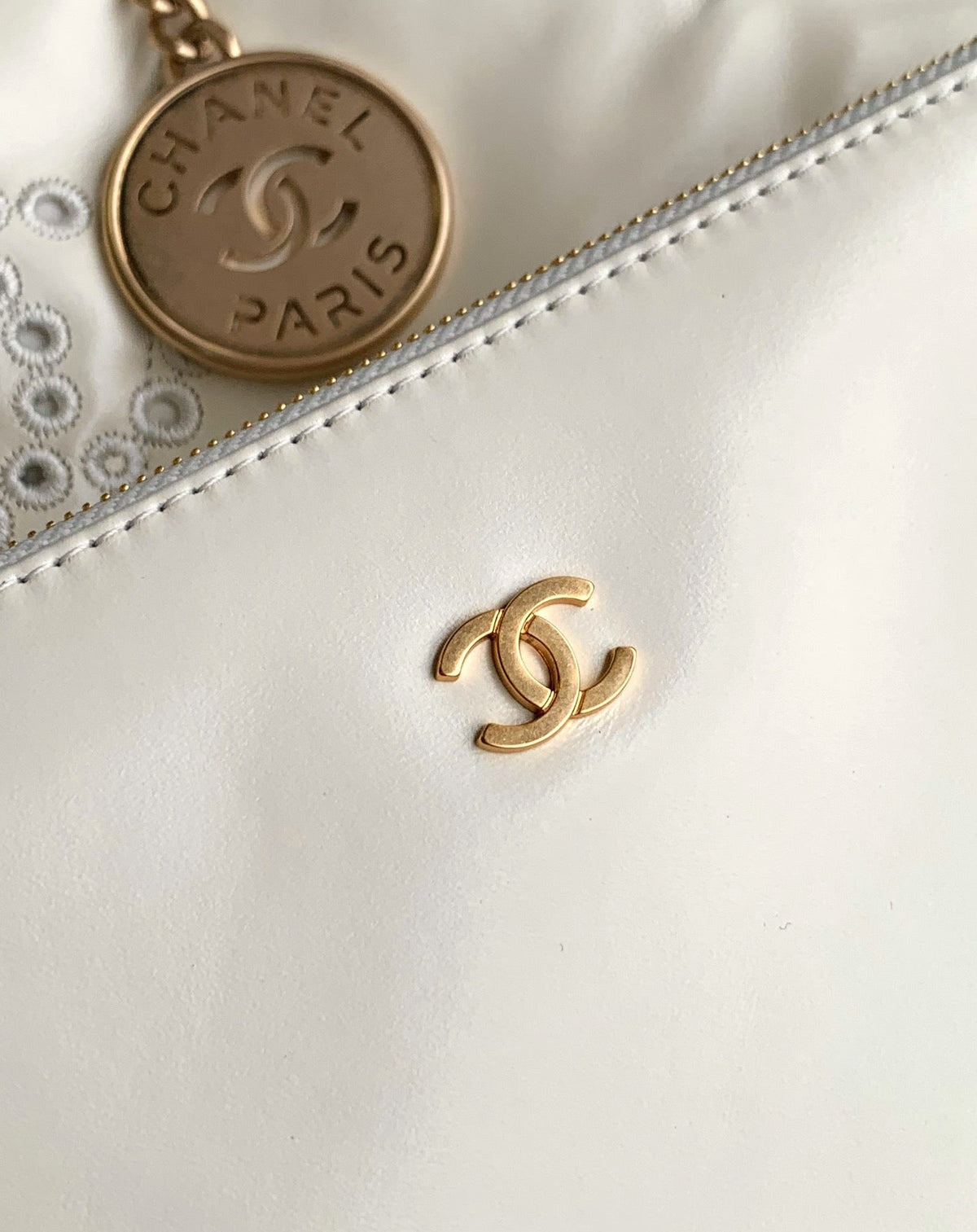 CC 25S Hobo Bag 30cm Cream Calfskin Gold Hardware
