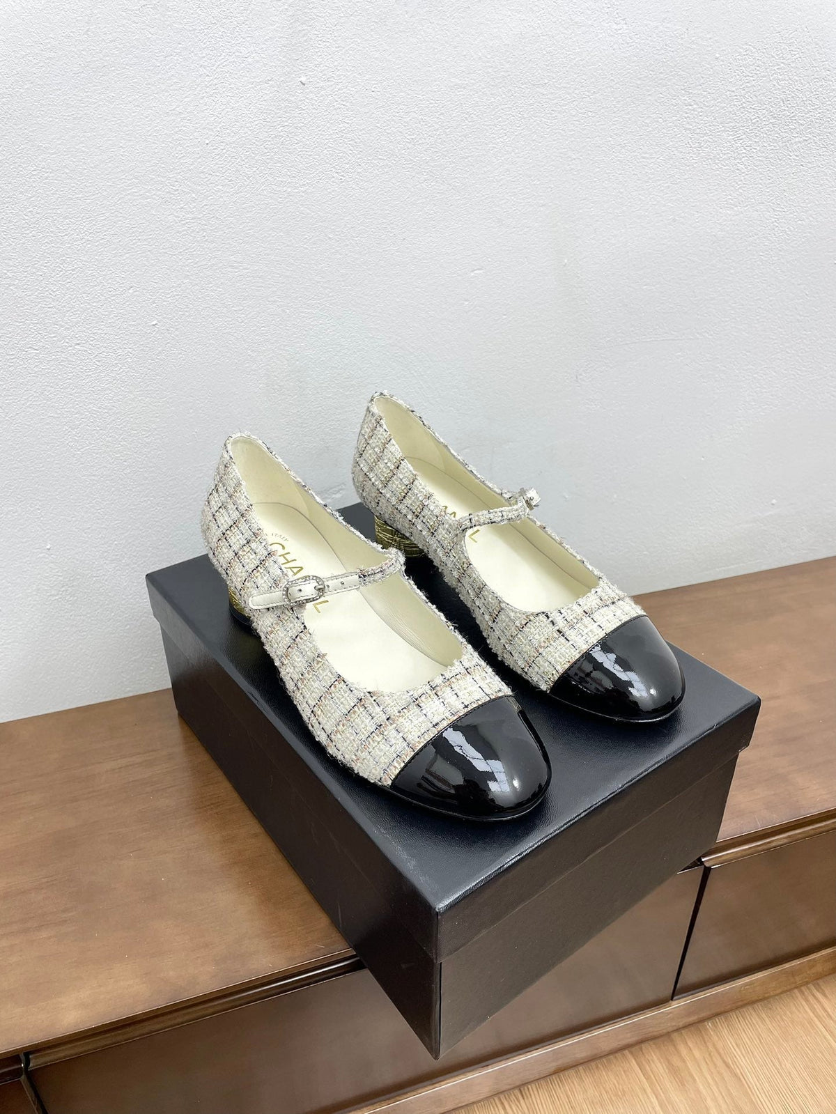 CC Mary Jane White Tweed Farbic And Cowhide